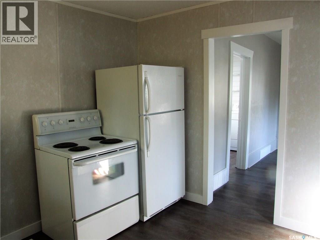 












118 2nd STREET W

,
Leader,




Saskatchewan
S0N1H0

