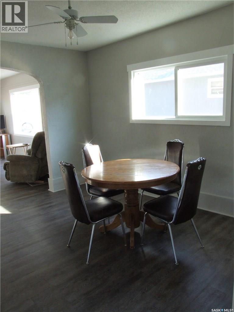 












118 2nd STREET W

,
Leader,




Saskatchewan
S0N1H0


