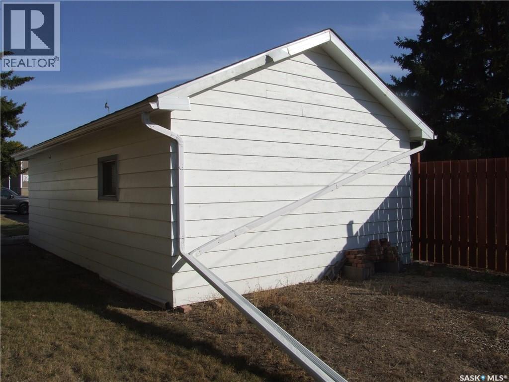 












118 2nd STREET W

,
Leader,




Saskatchewan
S0N1H0

