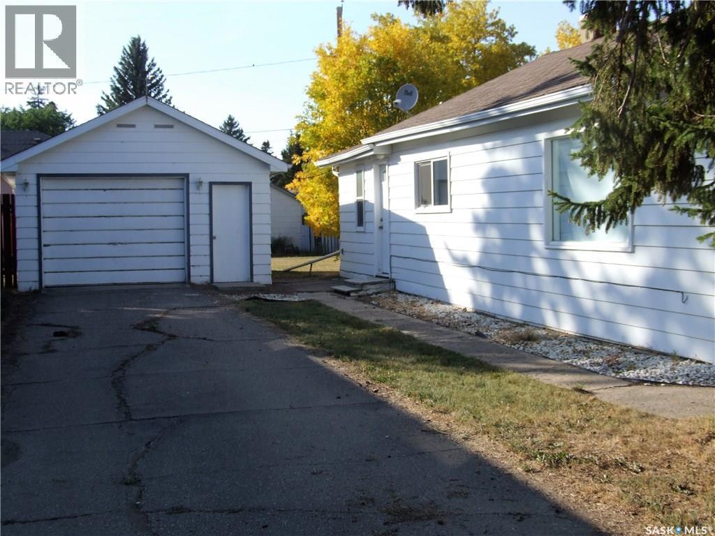 












118 2nd STREET W

,
Leader,




Saskatchewan
S0N1H0

