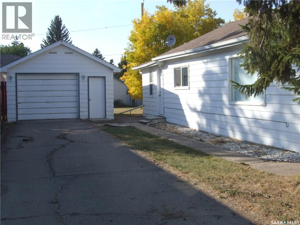 












118 2nd STREET W

,
Leader,




Saskatchewan
S0N1H0

