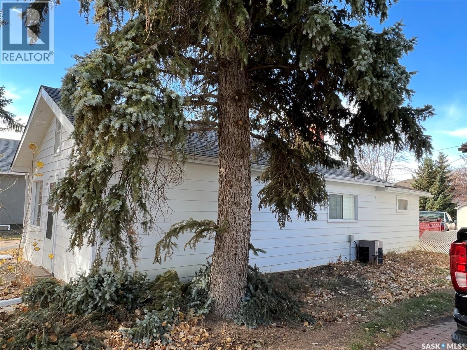 












118 2nd STREET W

,
Leader,




Saskatchewan
S0N1H0

