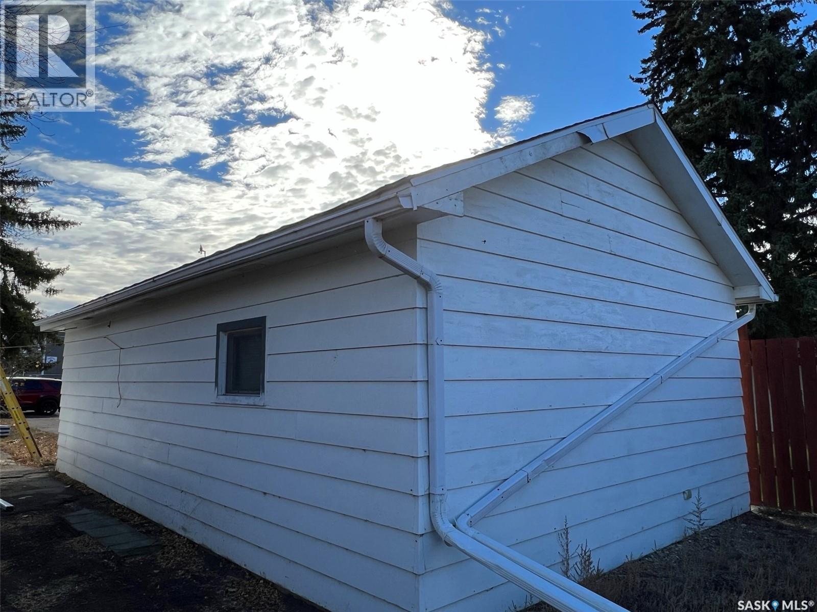 












118 2nd STREET W

,
Leader,




Saskatchewan
S0N1H0

