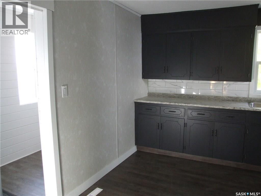 












118 2nd STREET W

,
Leader,




Saskatchewan
S0N1H0

