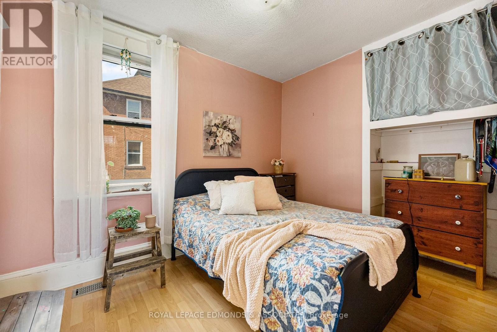 












916 PEMBROKE STREET W

,
Pembroke,




Ontario
K8A5P8

