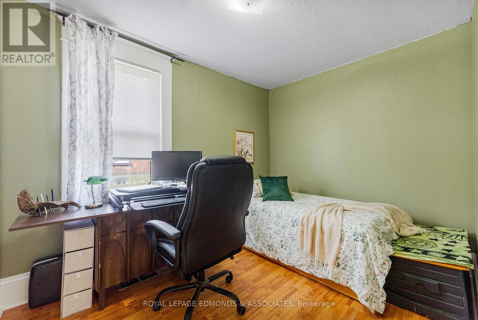 












916 PEMBROKE STREET W

,
Pembroke,




Ontario
K8A5P8


