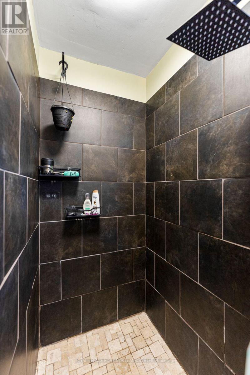 












916 PEMBROKE STREET W

,
Pembroke,




Ontario
K8A5P8

