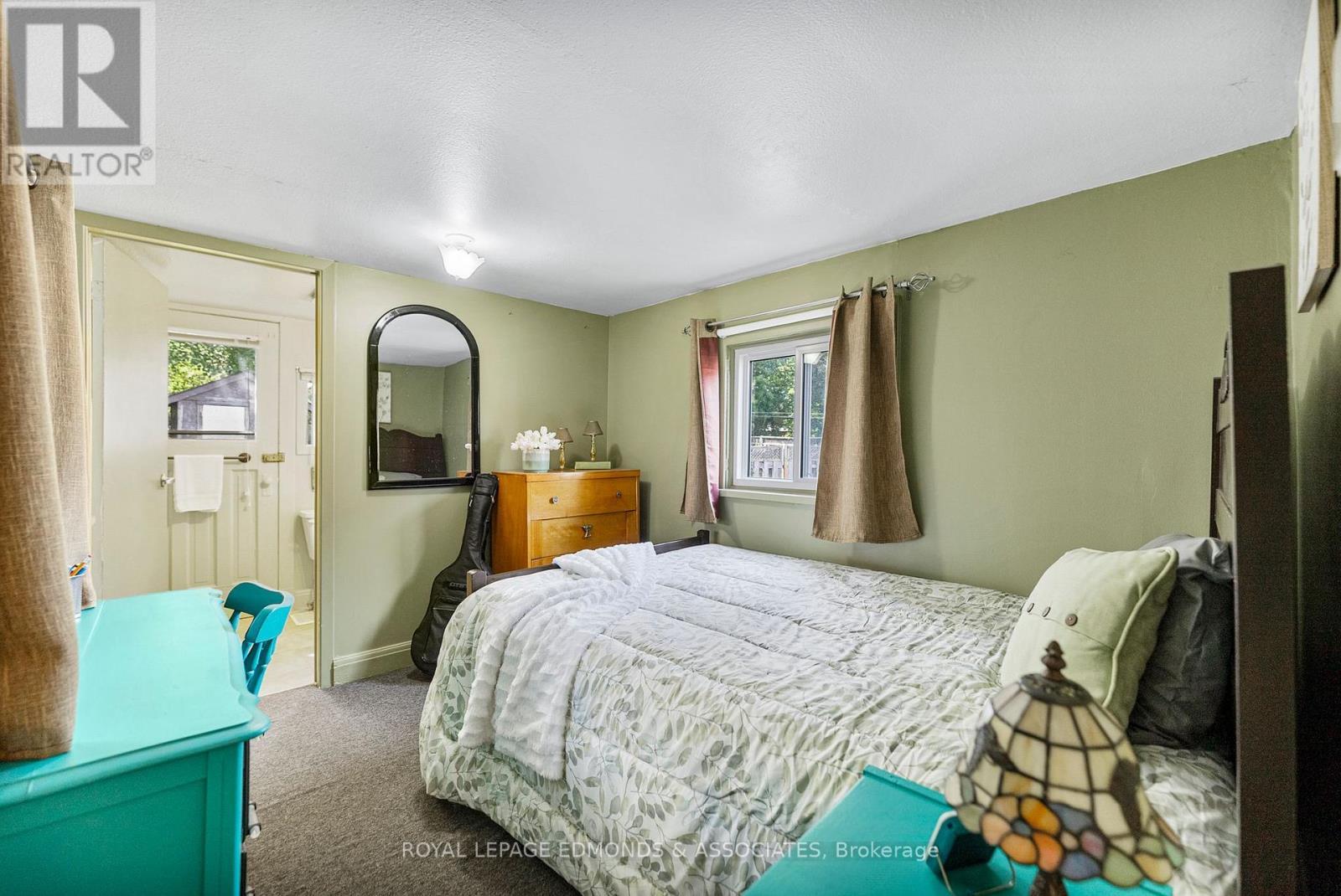 












916 PEMBROKE STREET W

,
Pembroke,




Ontario
K8A5P8

