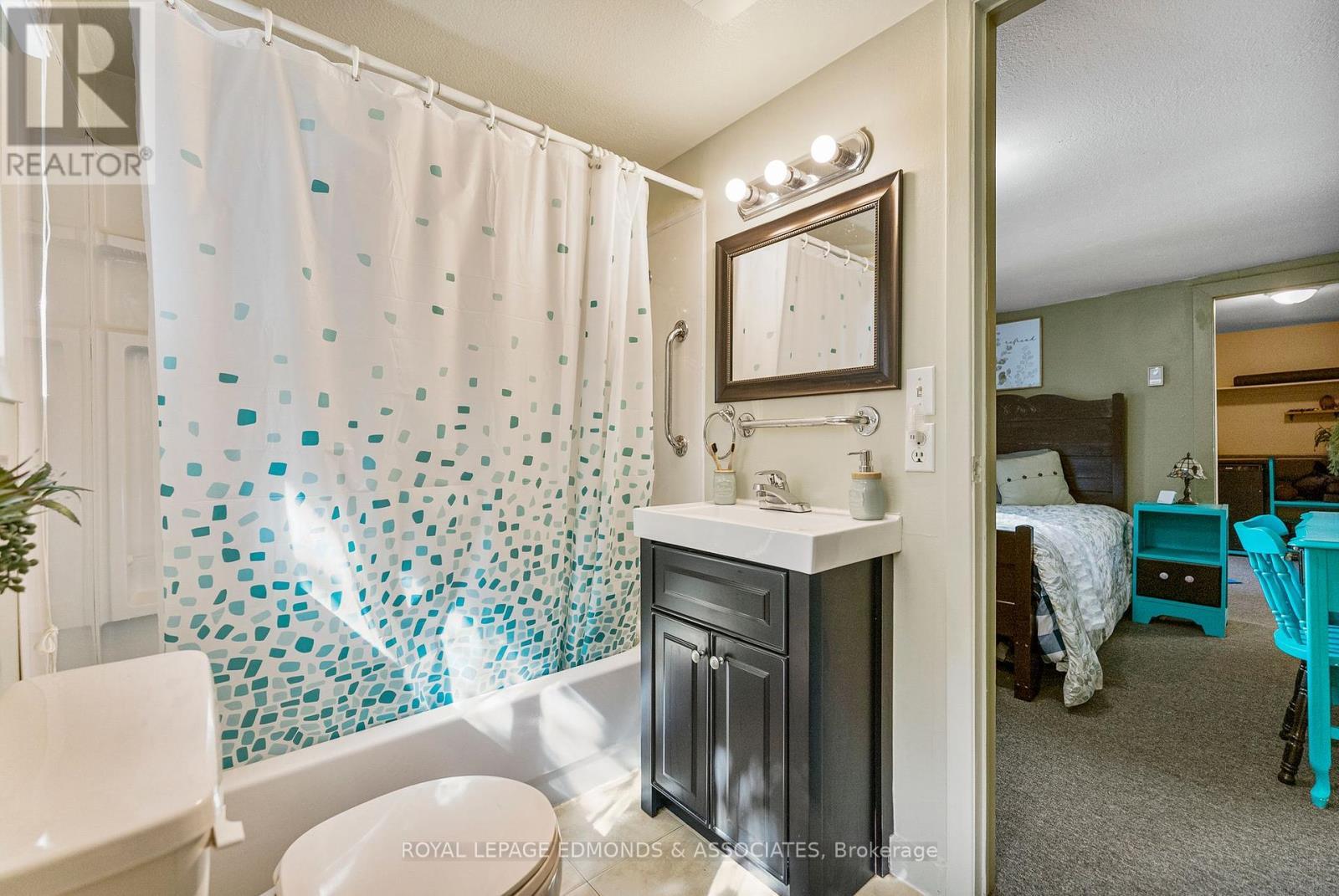 












916 PEMBROKE STREET W

,
Pembroke,




Ontario
K8A5P8


