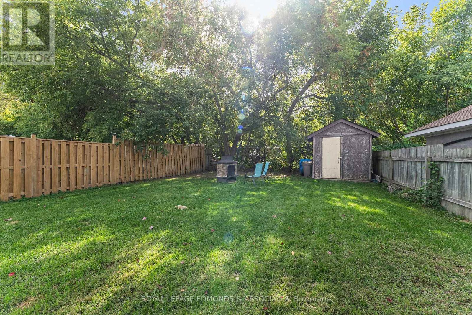 












916 PEMBROKE STREET W

,
Pembroke,




Ontario
K8A5P8

