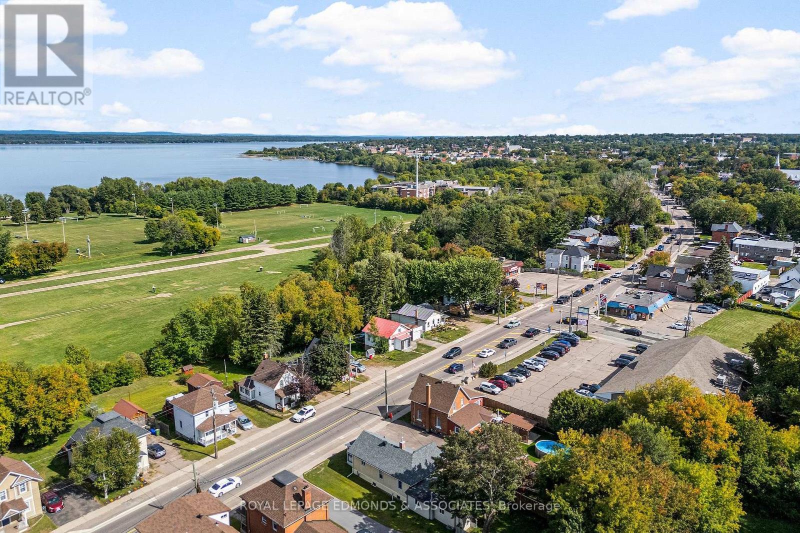 












916 PEMBROKE STREET W

,
Pembroke,




Ontario
K8A5P8

