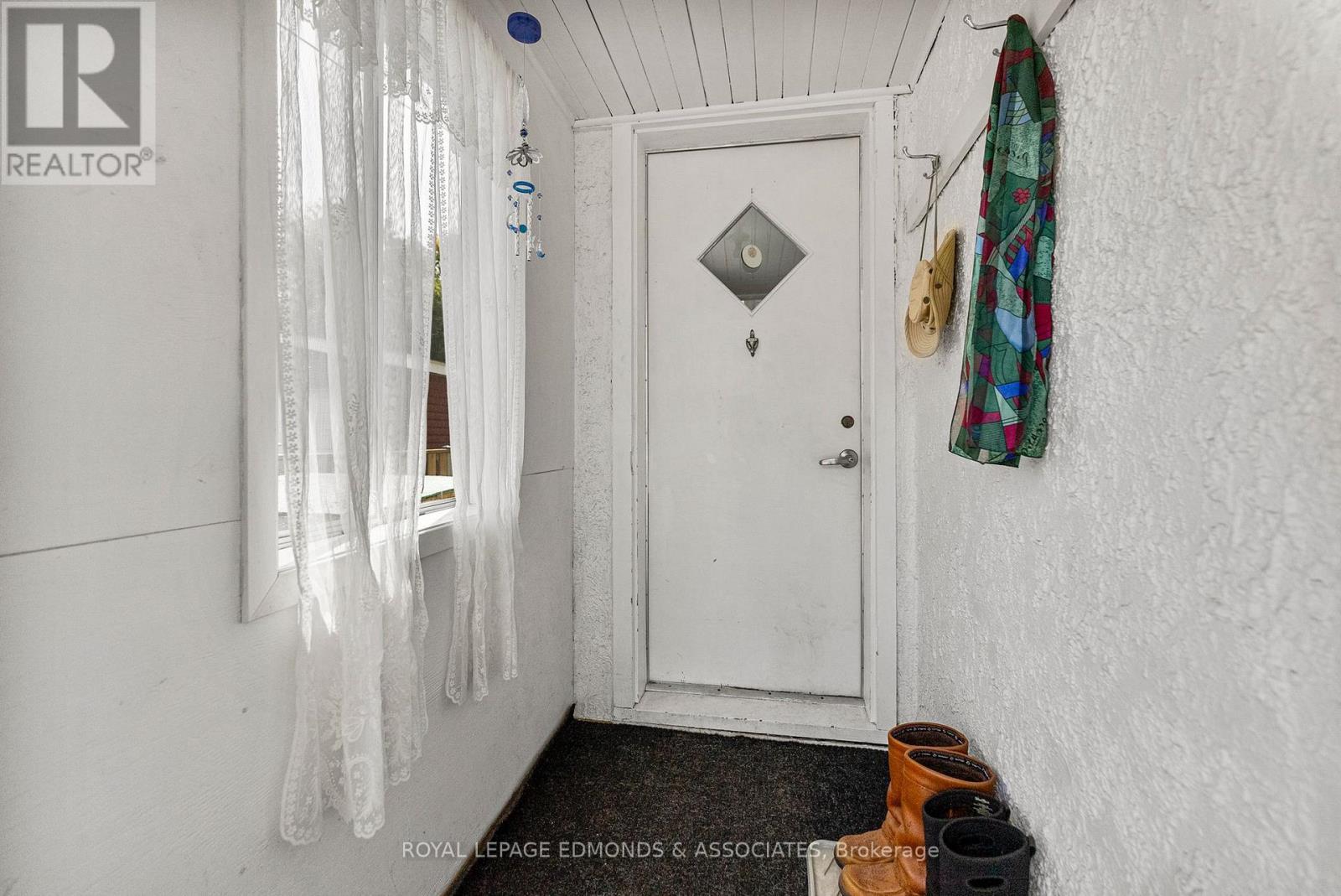 












916 PEMBROKE STREET W

,
Pembroke,




Ontario
K8A5P8

