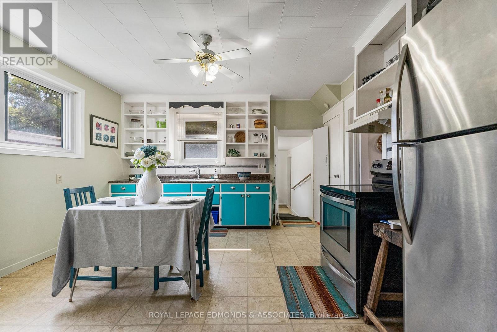 












916 PEMBROKE STREET W

,
Pembroke,




Ontario
K8A5P8


