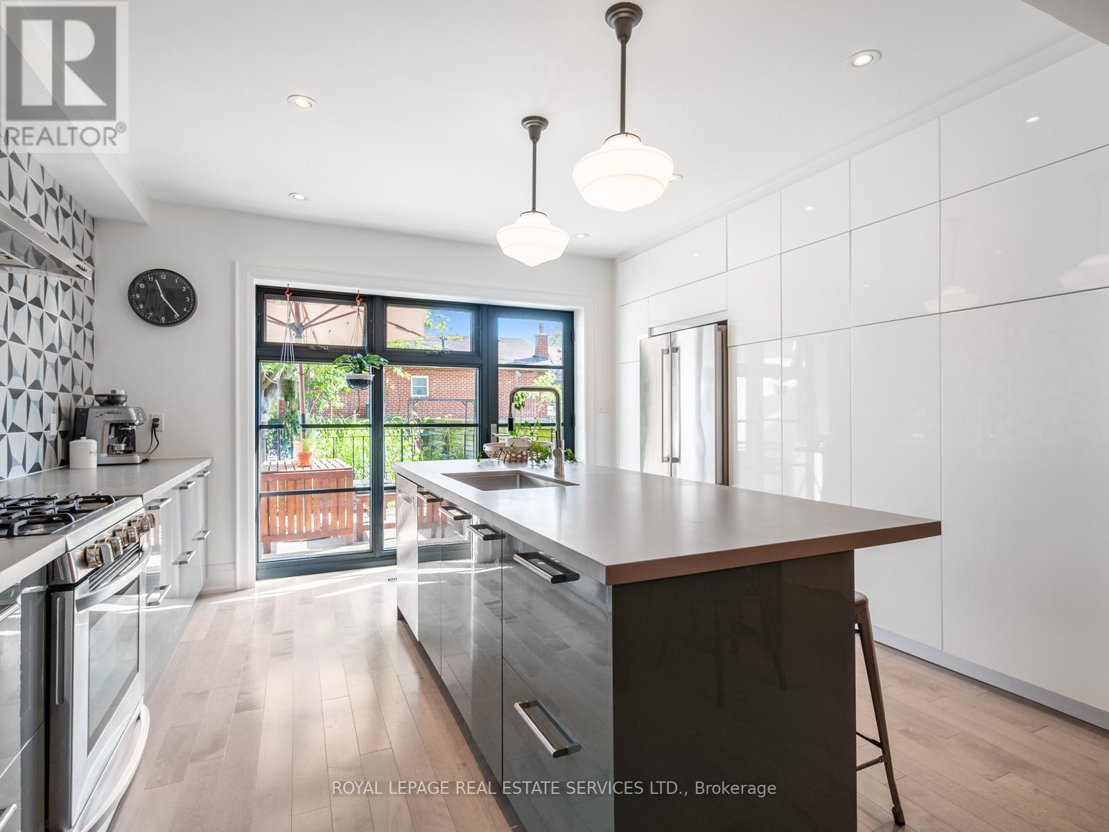 












127 EMERSON AVENUE

,
Toronto,




Ontario
M6H3S7

