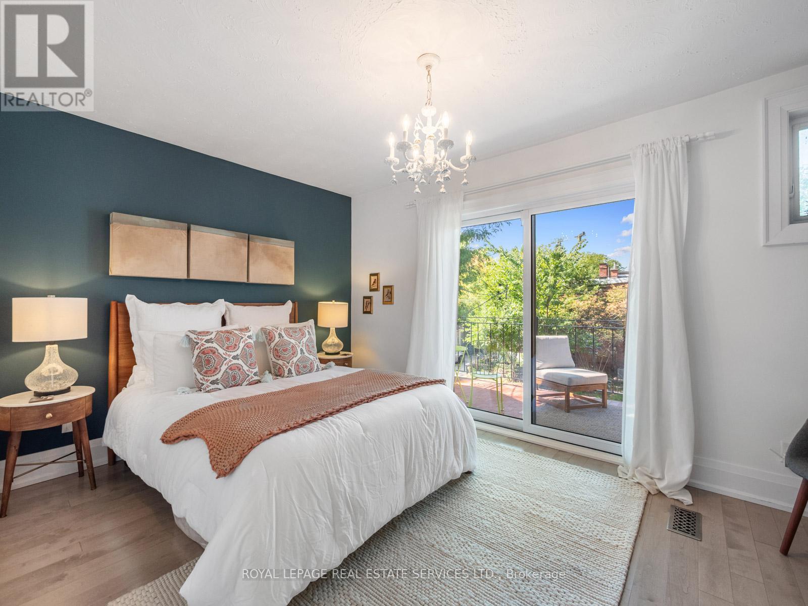












127 EMERSON AVENUE

,
Toronto,




Ontario
M6H3S7

