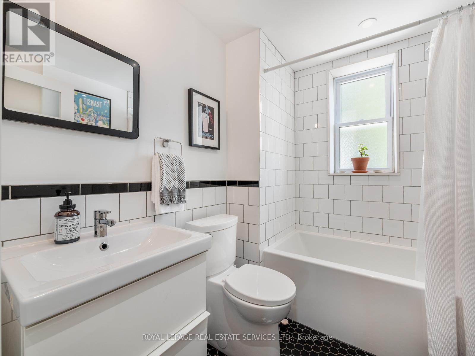 












127 EMERSON AVENUE

,
Toronto,




Ontario
M6H3S7

