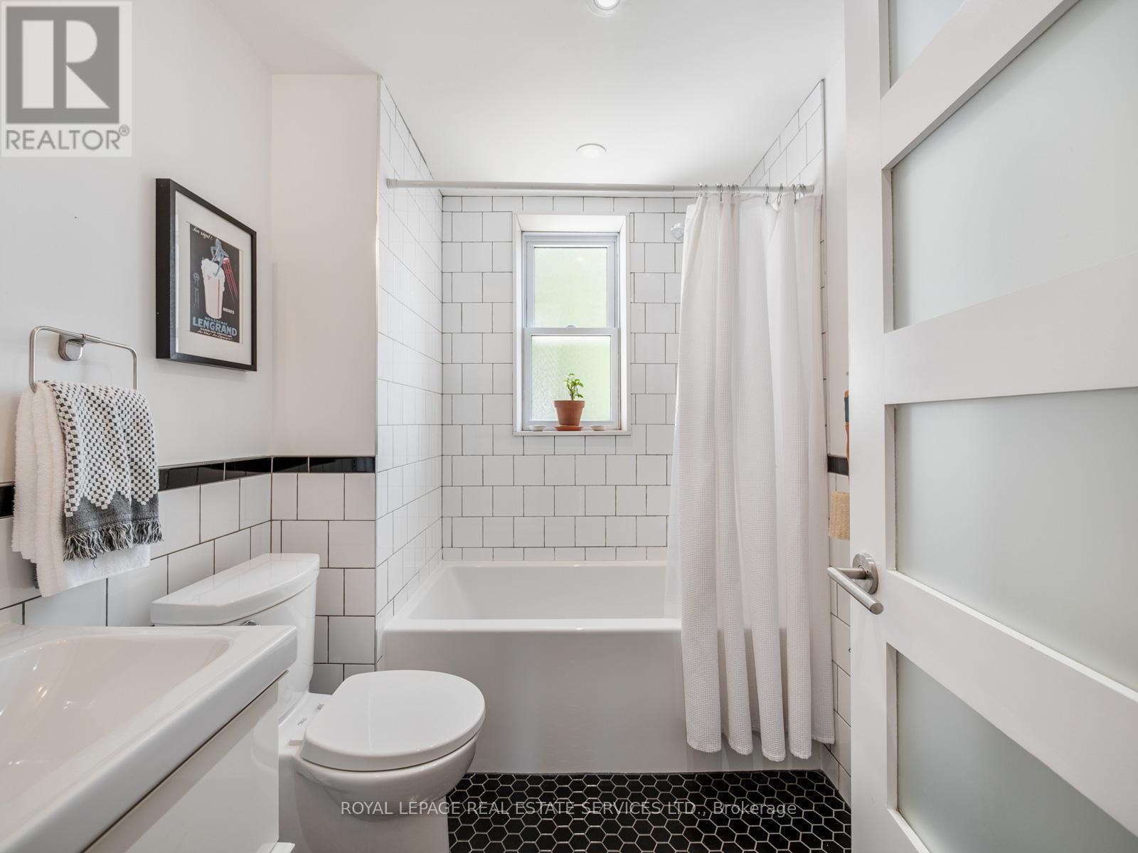 












127 EMERSON AVENUE

,
Toronto,




Ontario
M6H3S7


