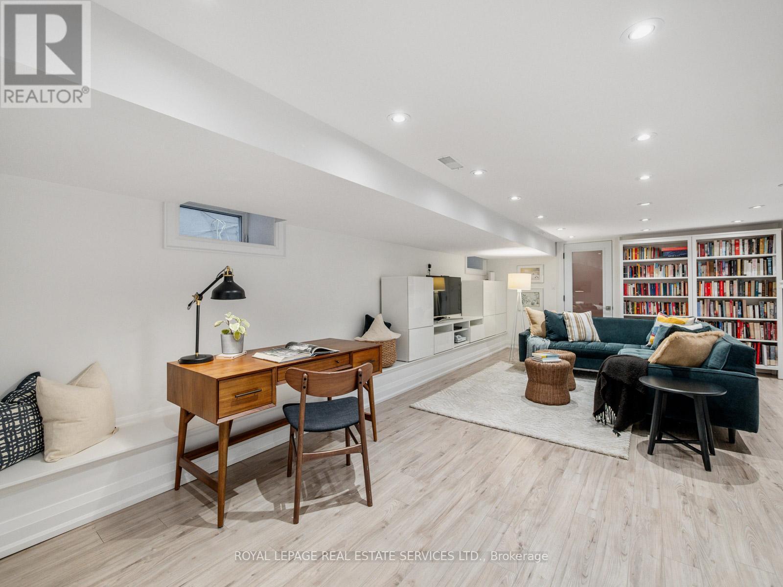 












127 EMERSON AVENUE

,
Toronto,




Ontario
M6H3S7

