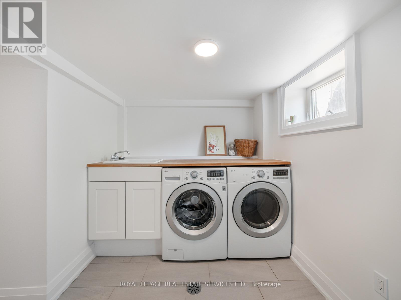 












127 EMERSON AVENUE

,
Toronto,




Ontario
M6H3S7

