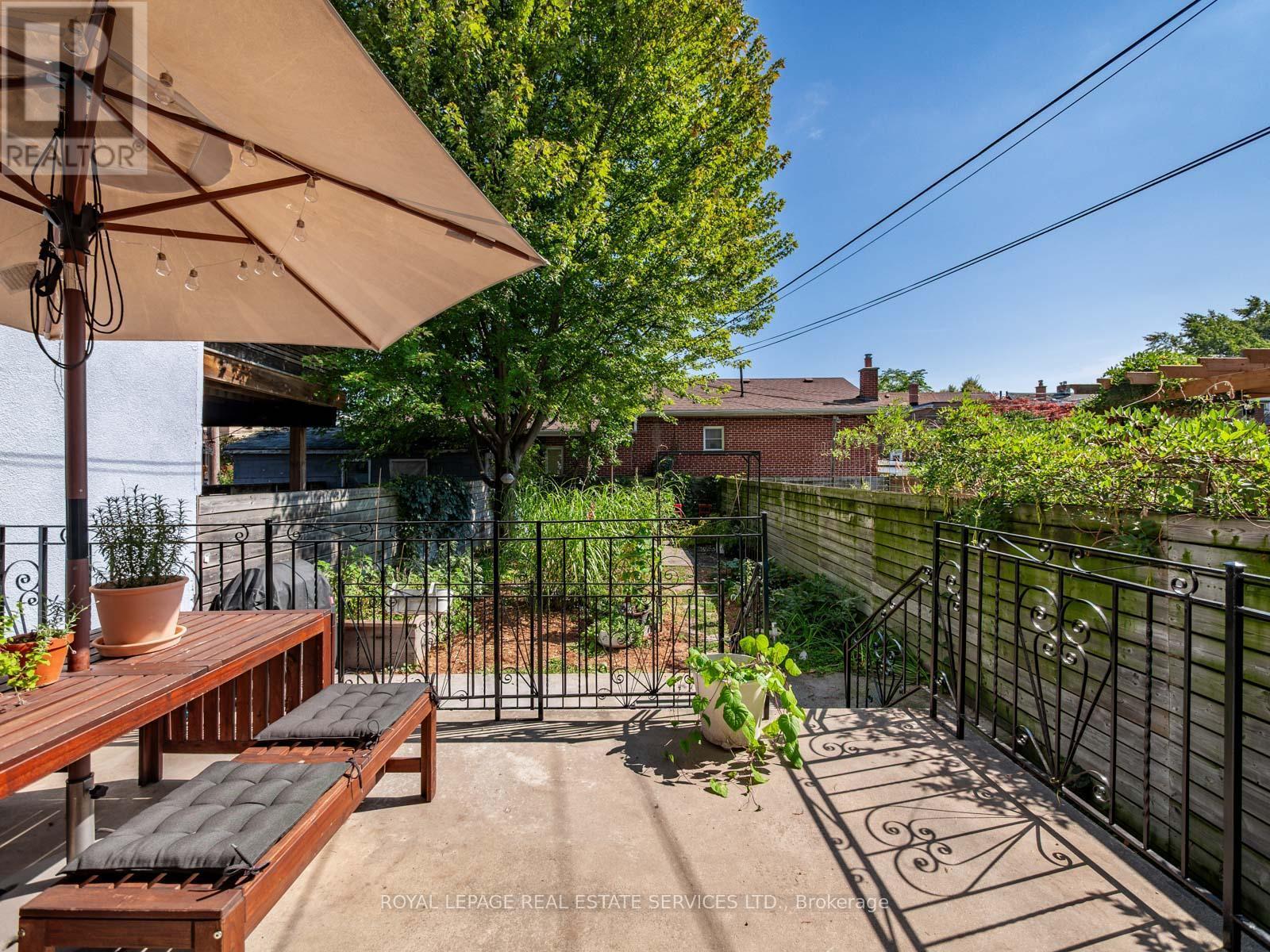 












127 EMERSON AVENUE

,
Toronto,




Ontario
M6H3S7

