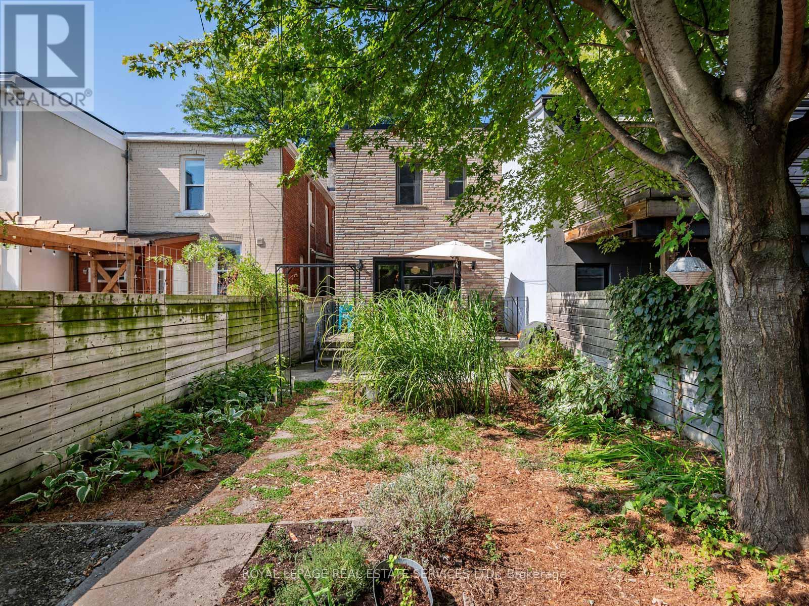 












127 EMERSON AVENUE

,
Toronto,




Ontario
M6H3S7


