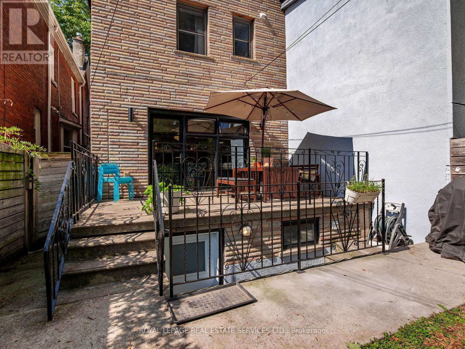 












127 EMERSON AVENUE

,
Toronto,




Ontario
M6H3S7

