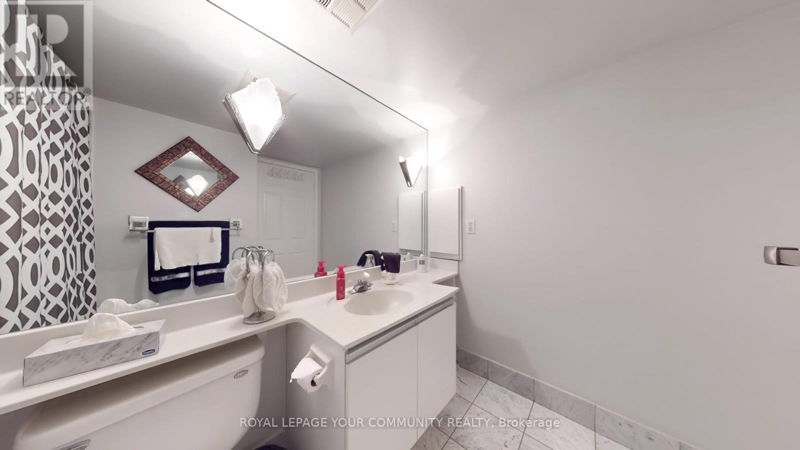 












404 - 24 HANOVER ROAD

,
Brampton,




Ontario
L6S5K8


