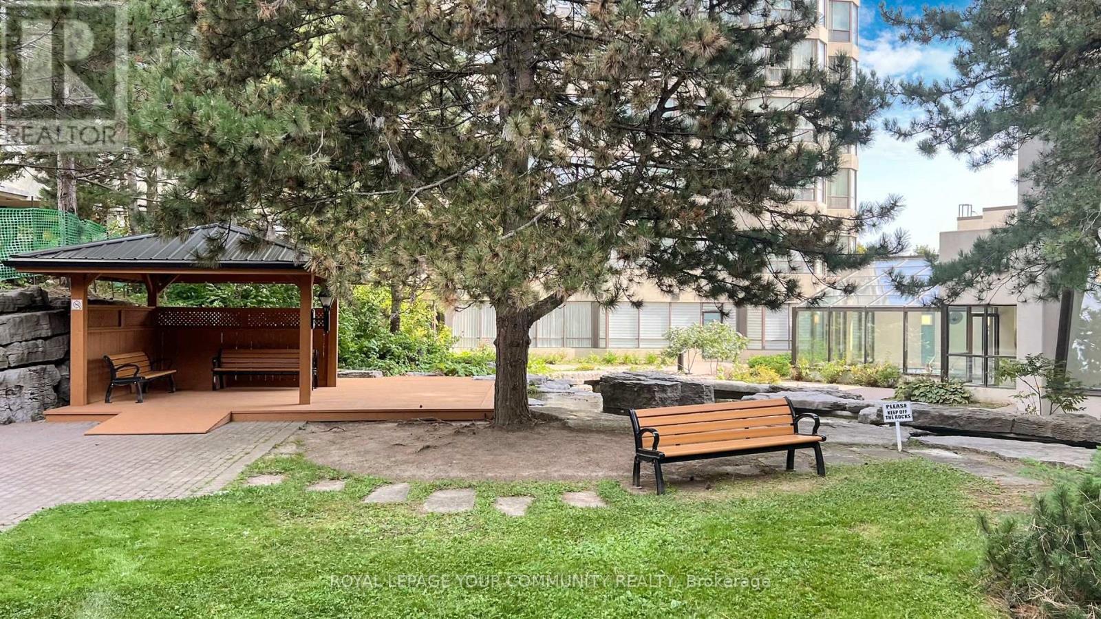 












404 - 24 HANOVER ROAD

,
Brampton,




Ontario
L6S5K8


