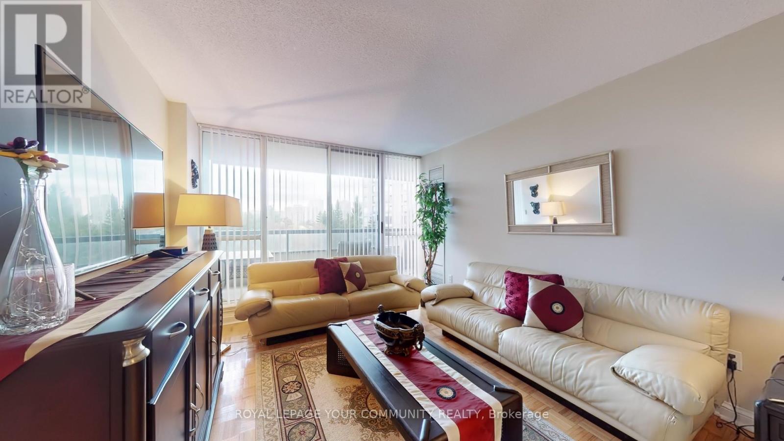 












404 - 24 HANOVER ROAD

,
Brampton,




Ontario
L6S5K8

