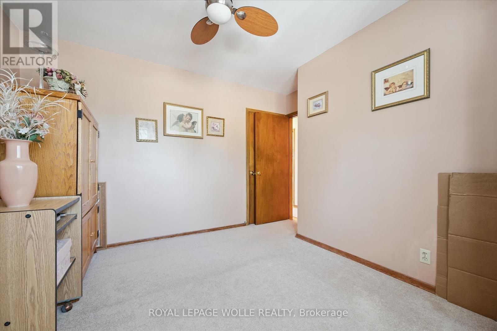 












136 FAIRWAY ROAD N

,
Kitchener,




Ontario
N2A2N6

