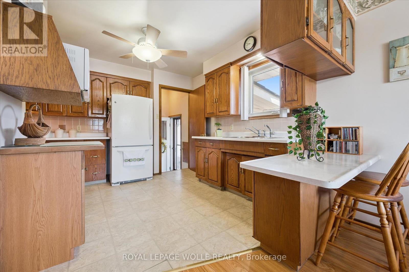 












136 FAIRWAY ROAD N

,
Kitchener,




Ontario
N2A2N6

