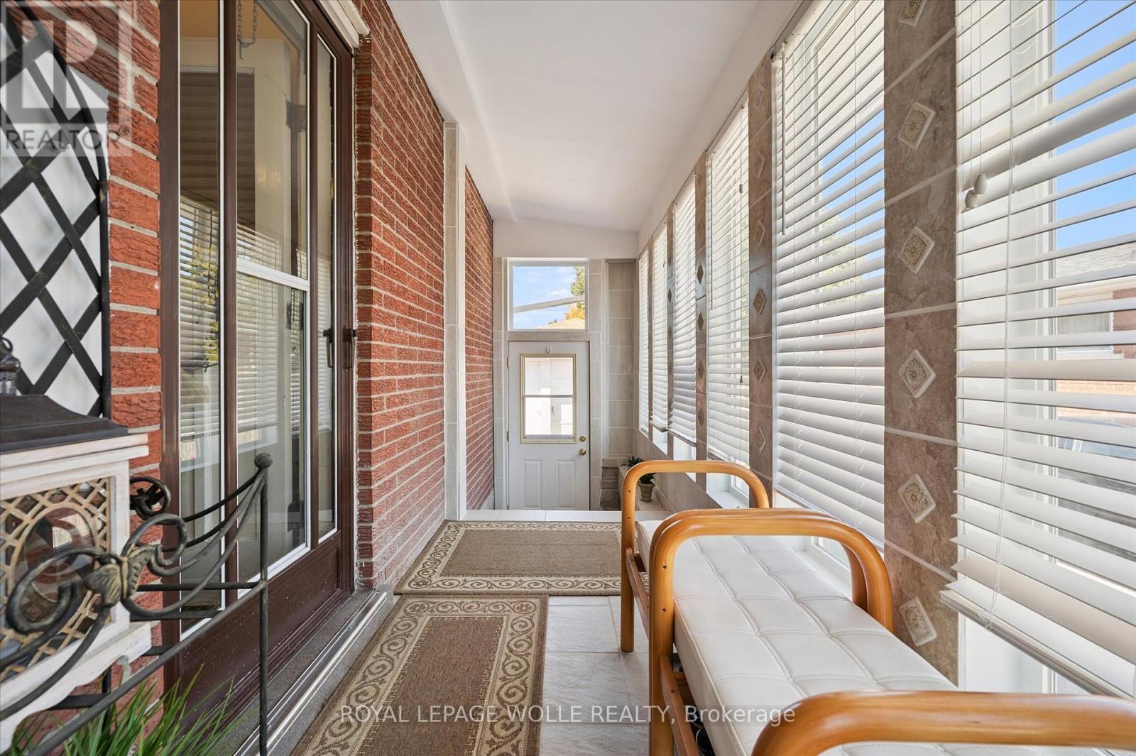 












136 FAIRWAY ROAD N

,
Kitchener,




Ontario
N2A2N6

