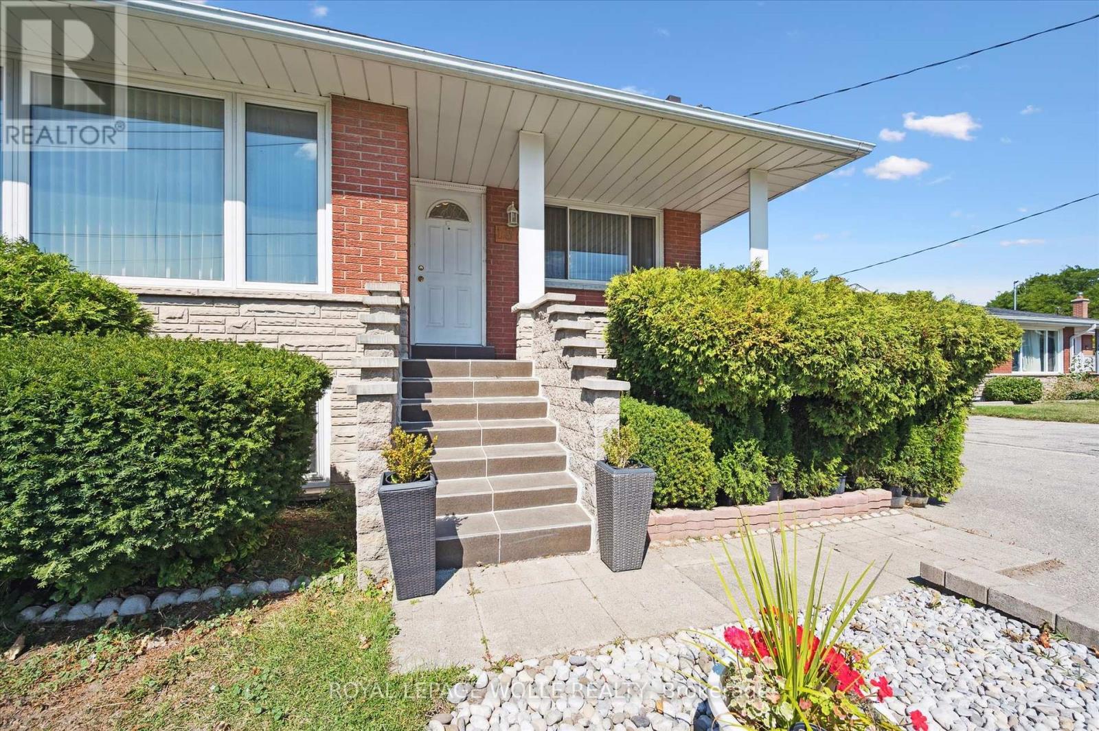 












136 FAIRWAY ROAD N

,
Kitchener,




Ontario
N2A2N6

