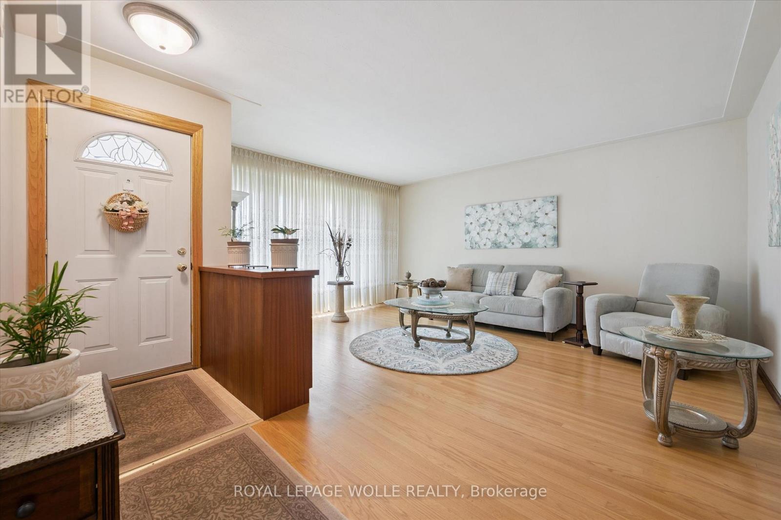 












136 FAIRWAY ROAD N

,
Kitchener,




Ontario
N2A2N6

