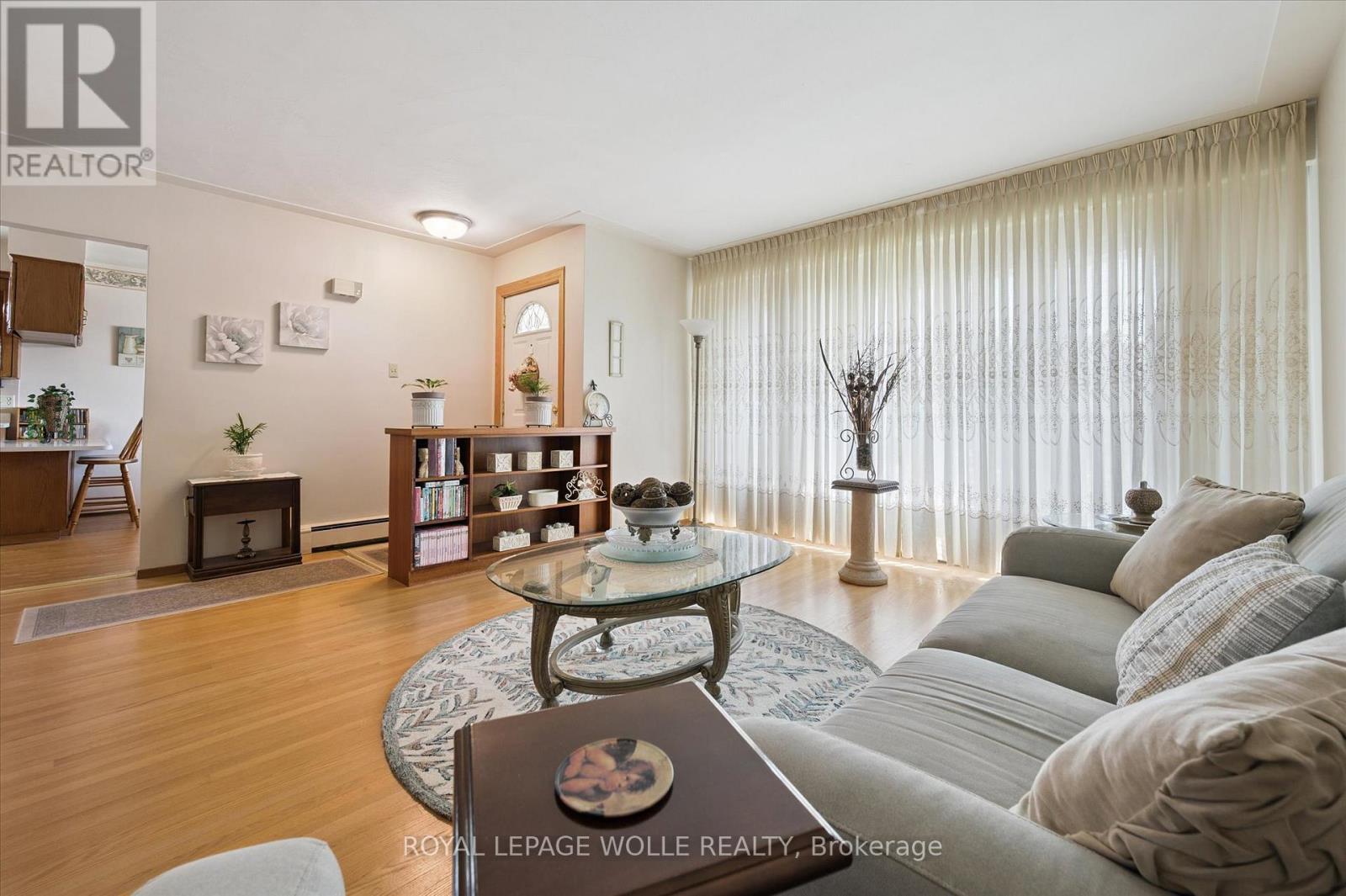 












136 FAIRWAY ROAD N

,
Kitchener,




Ontario
N2A2N6

