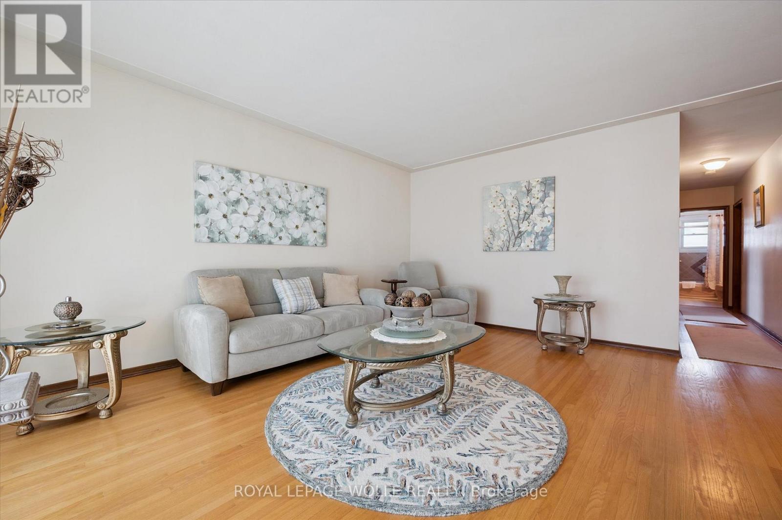 












136 FAIRWAY ROAD N

,
Kitchener,




Ontario
N2A2N6

