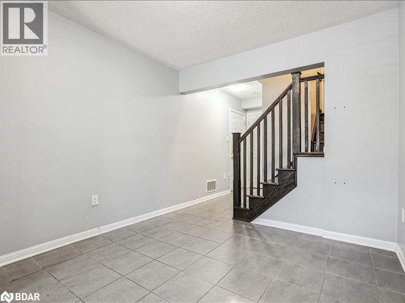 












17 SUITOR Court

,
Milton,




Ontario
L9T7K3

