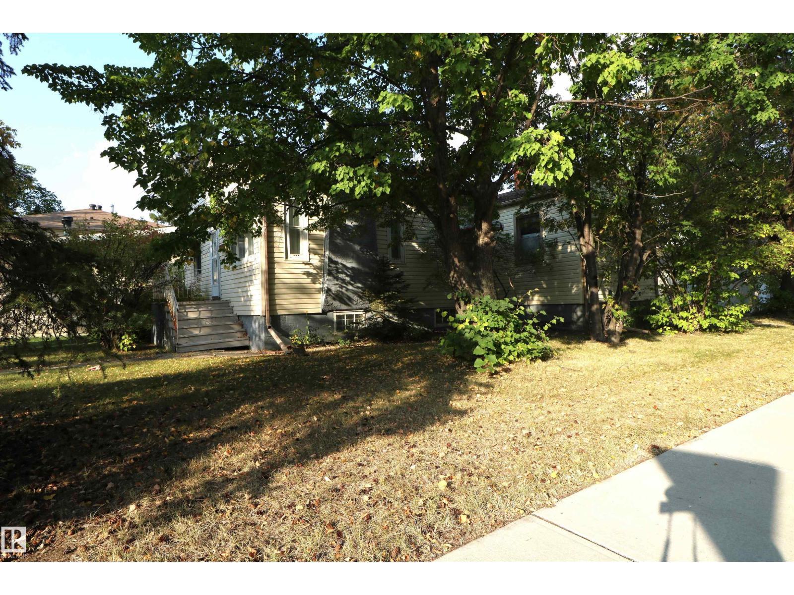 












11303 ST ALBERT TR NW

,
Edmonton,




Alberta
T5M3L2

