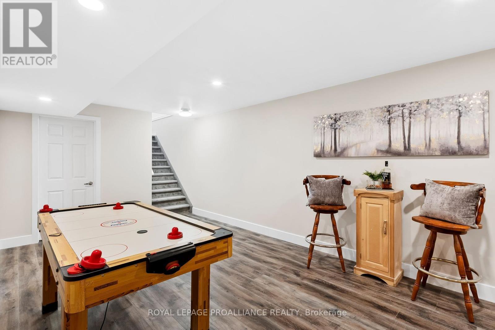 












6 FERRIS COURT

,
Trent Hills (Campbellford),




Ontario
K0L1L0


