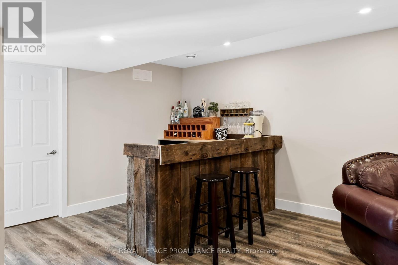 












6 FERRIS COURT

,
Trent Hills (Campbellford),




Ontario
K0L1L0

