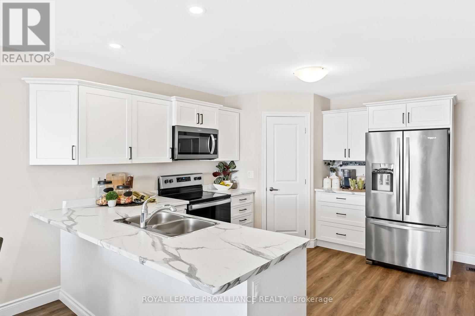 












6 FERRIS COURT

,
Trent Hills (Campbellford),




Ontario
K0L1L0

