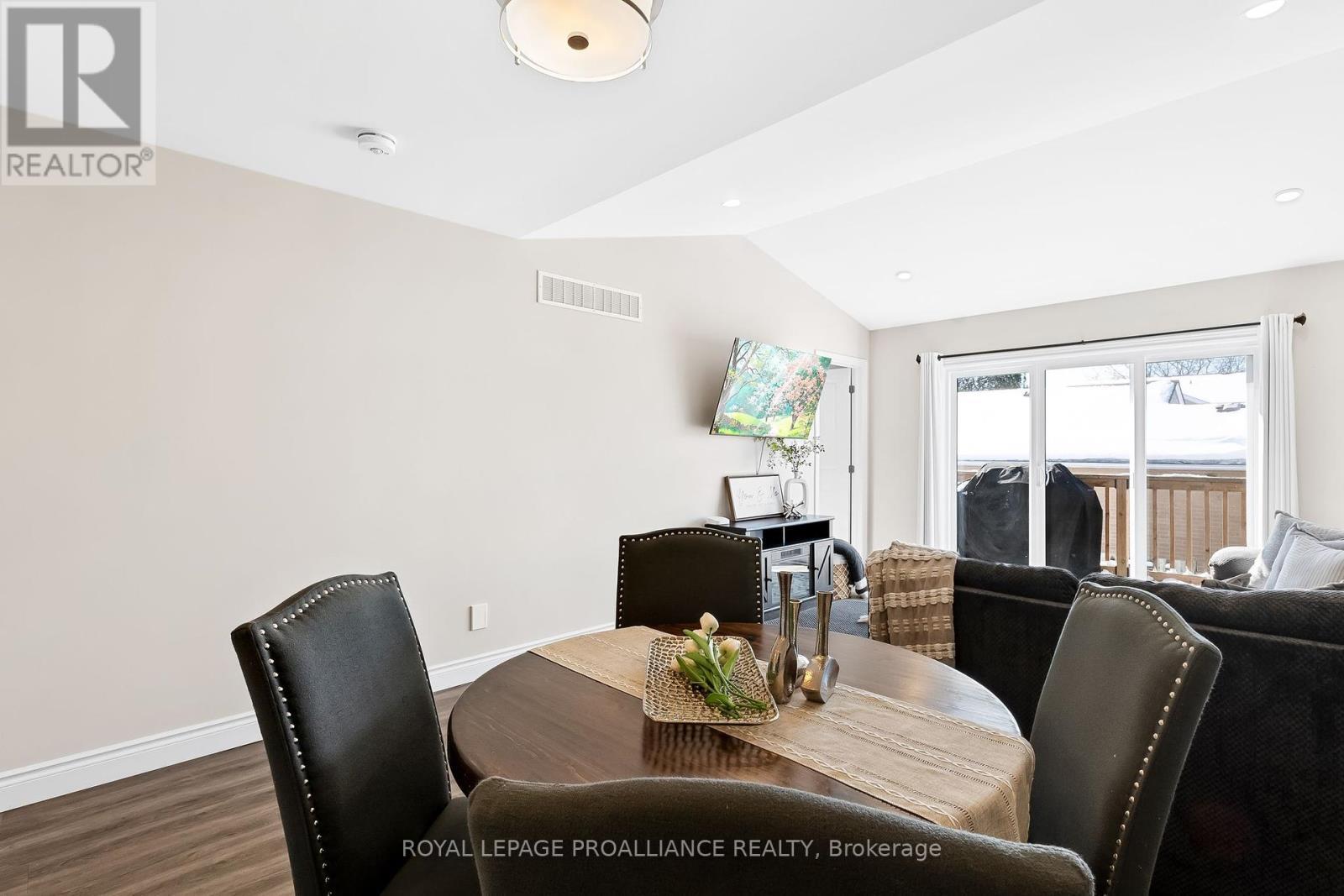 












6 FERRIS COURT

,
Trent Hills (Campbellford),




Ontario
K0L1L0

