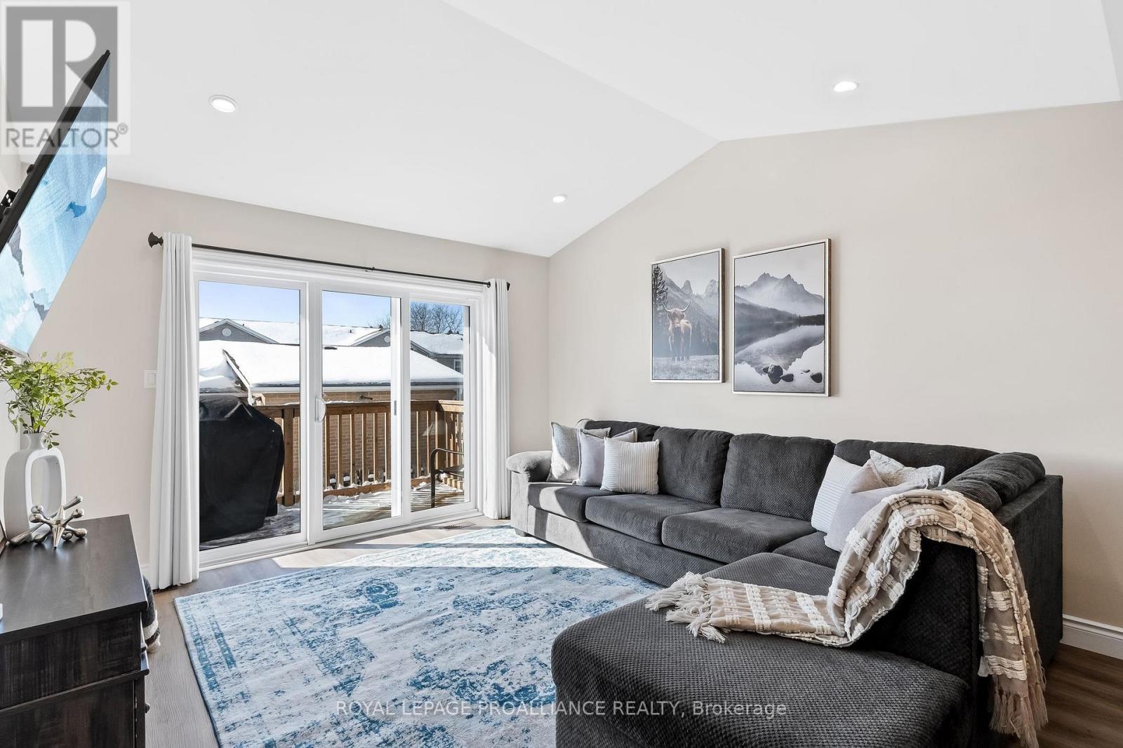 












6 FERRIS COURT

,
Trent Hills (Campbellford),




Ontario
K0L1L0

