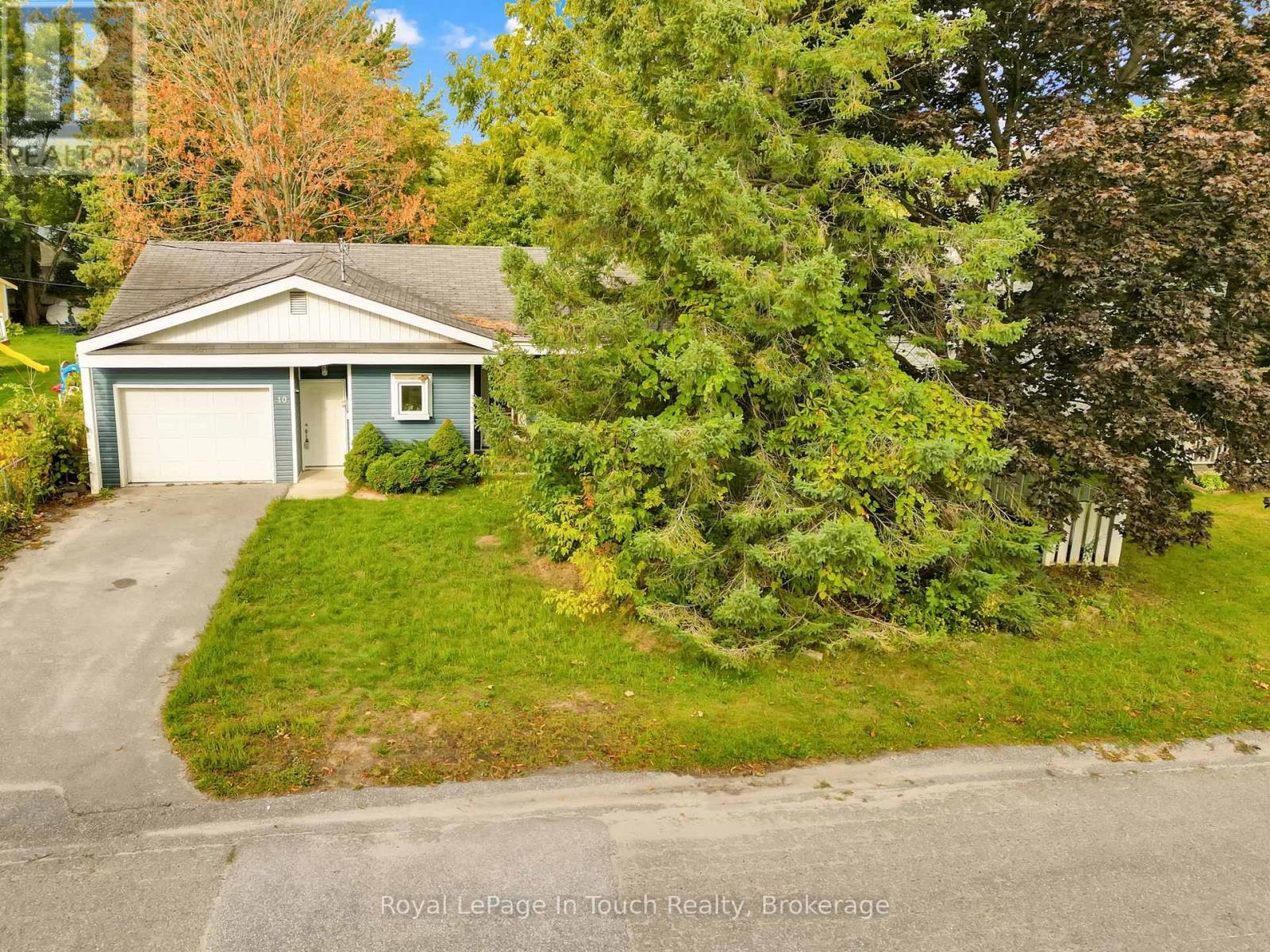












10 LEONARD AVENUE

,
Penetanguishene,




Ontario
L9M1C8

