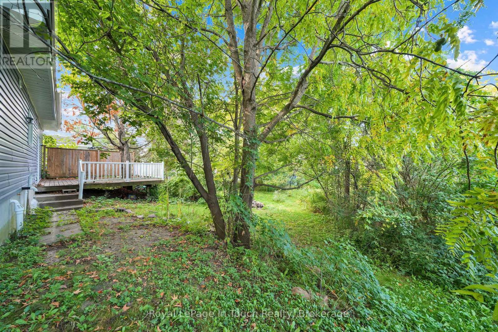 












10 LEONARD AVENUE

,
Penetanguishene,




Ontario
L9M1C8

