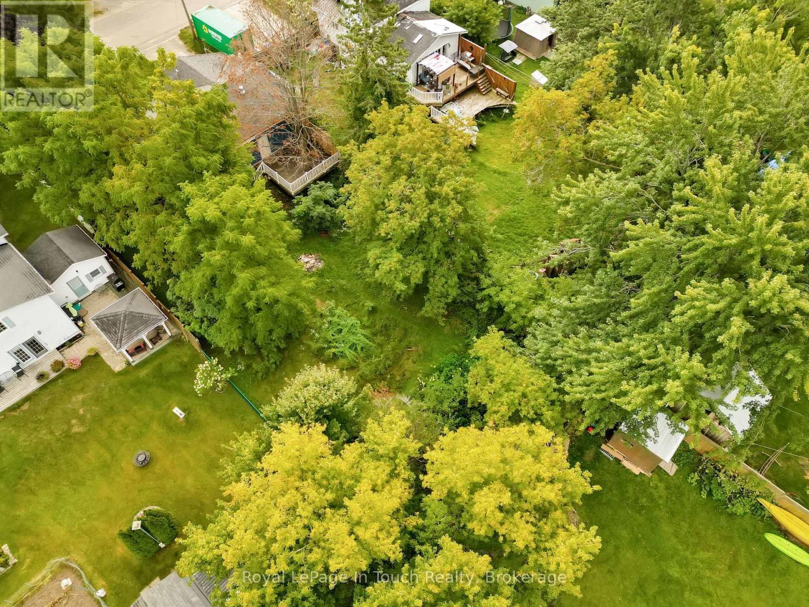 












10 LEONARD AVENUE

,
Penetanguishene,




Ontario
L9M1C8

