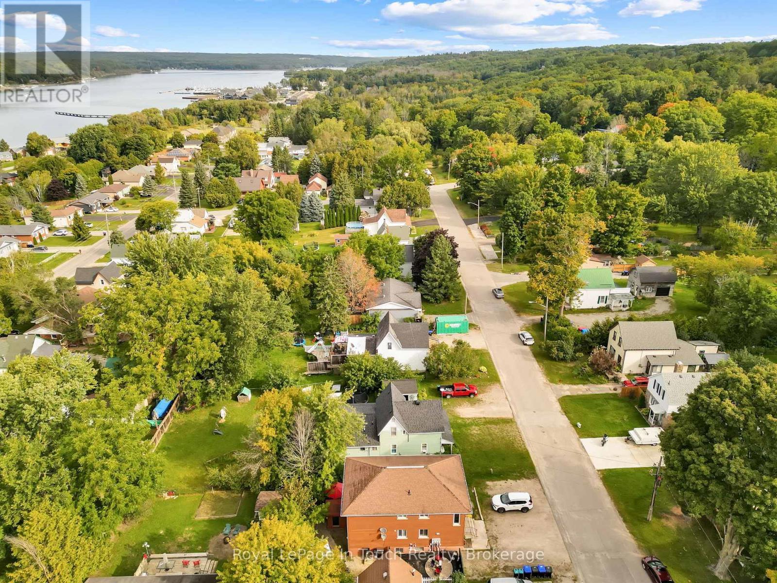 












10 LEONARD AVENUE

,
Penetanguishene,




Ontario
L9M1C8

