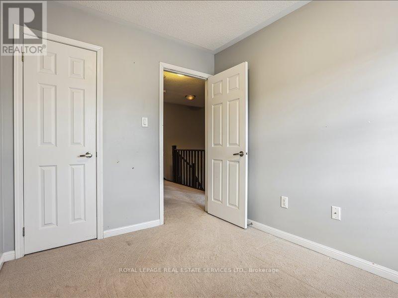 












17 SUITOR COURT

,
Milton,




Ontario
L9T8S1

