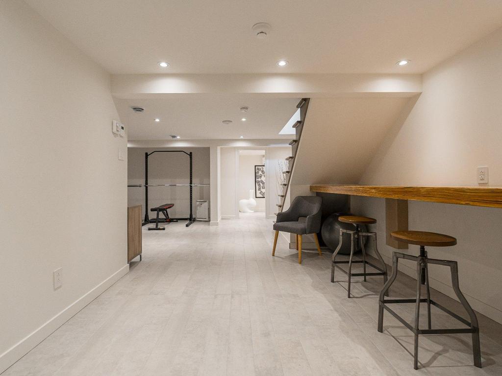 









159


Ch. du Bord-du-Lac-Lakeshore

,
Pointe-Claire,




QC
H9S4J9

