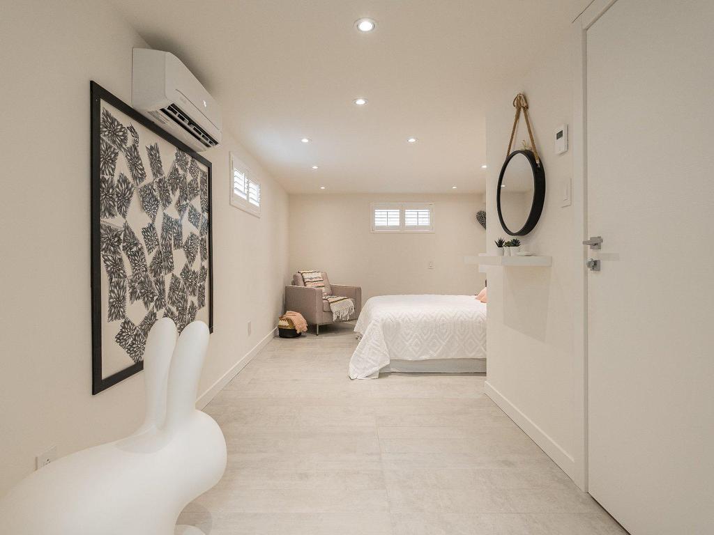 









159


Ch. du Bord-du-Lac-Lakeshore

,
Pointe-Claire,




QC
H9S4J9

